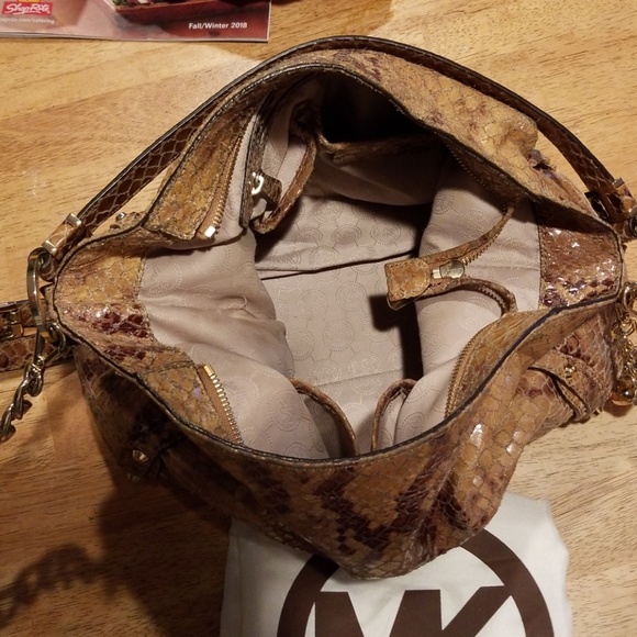 Michael Kors Handbag - Picture 3 of 4